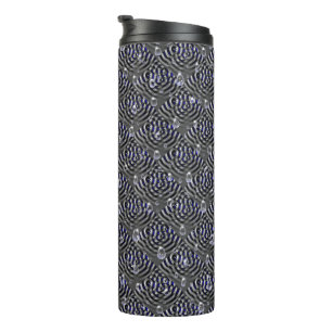 Seile auf blaugrauem Metal Thermosbecher