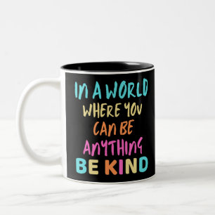 SEIN ZWEIFARBIGE TASSE