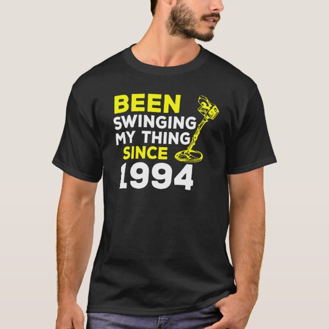 Seit 1994 schwingt mir der Metalldetektor H T-Shirt (Vorderseite)