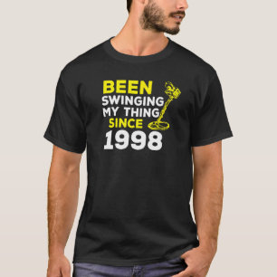 Seit 1998 schwingt mir der Metalldetektor H T-Shirt