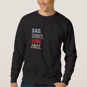 Seit Juni 2022 gibt es Mens Pater Papa Kinderfett Sweatshirt