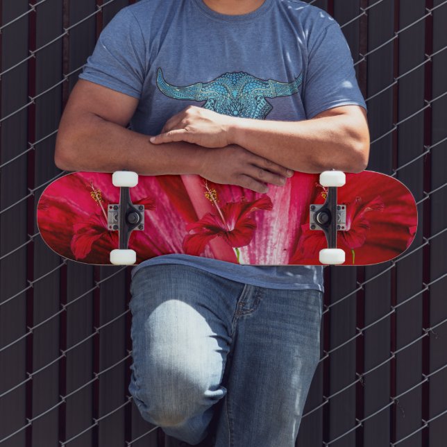 Seitenansicht der Blume des roten Hibiskus Skateboard (Außenbereich 3)