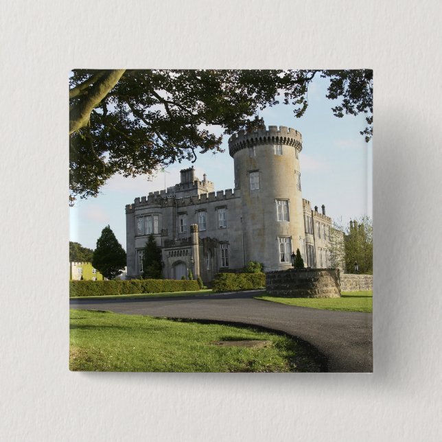 Seiteneingang von Dromoland Castle ohne Personen Button (Vorderseite)