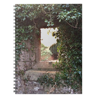 Seitenscheibe an der WestKirche Culross Notizblock