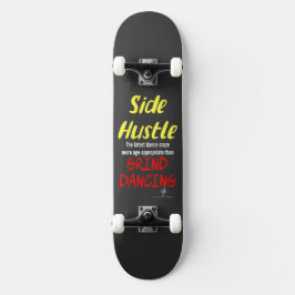 Seitlicher Hustle gegen grind tanzende Neon Gelber Skateboard