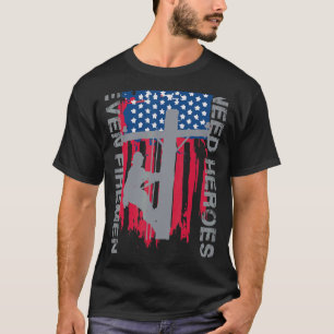 Selbst Feuerwehrleute brauchen Helden Lineman T-Shirt