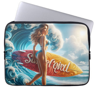 Selbstbewusstes Surfer-Girl-Geht-am-Strand-Wellen- Laptopschutzhülle