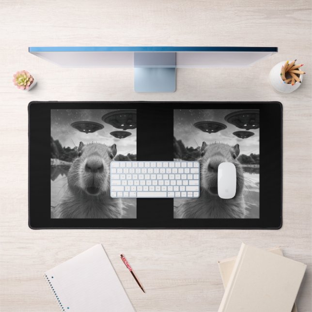 Selfie de Capybara Graphique drôle avec OVNI bizar (Bureau 1)
