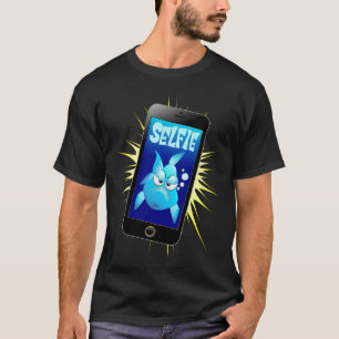 Selfie-Griesgrämiger-Fisch-Cartoon auf dem Smartph T-Shirt