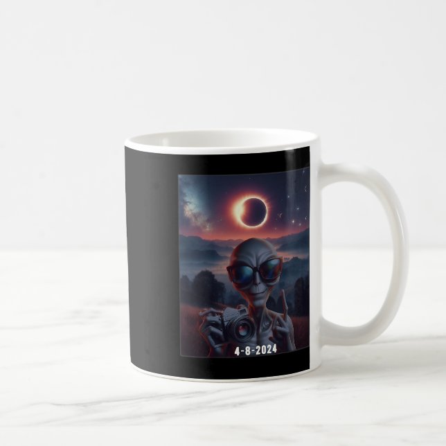 Selfie mit Solar 2024 Eclipse Tragegles Retro Kaffeetasse (Rechts)