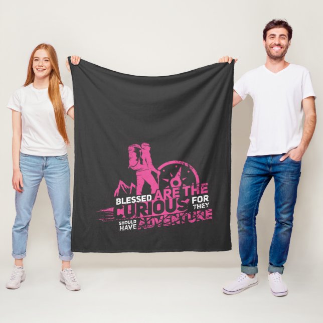 Selig sind die Neuheit des Wanderns Fleecedecke (Beispiel)