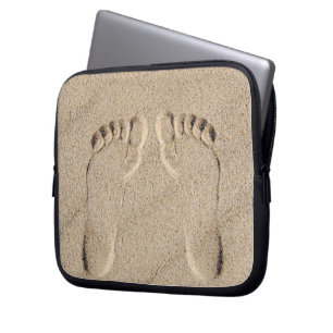 Seltene Fußspuren in Sand Laptopschutzhülle