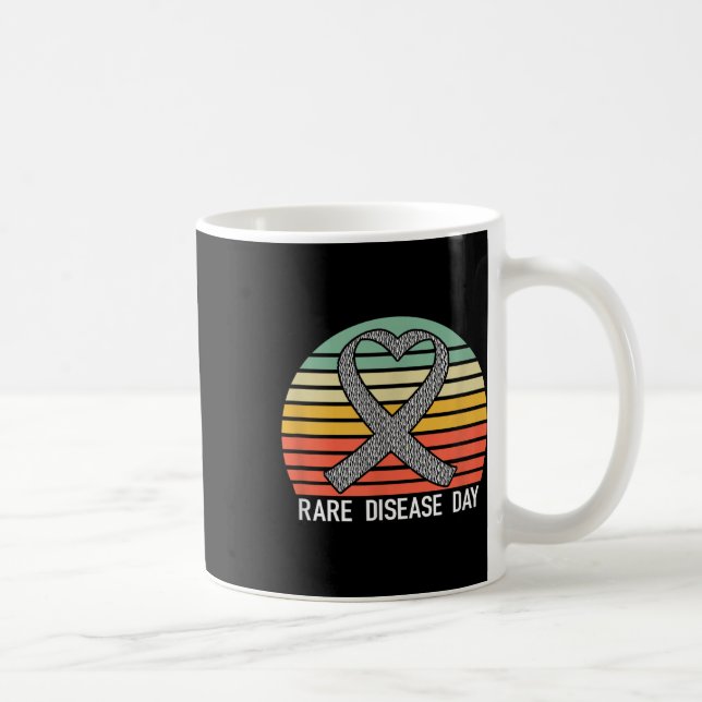 Seltene Krankheiten Tagesbewusstsein 2024 Kaffeetasse (Rechts)