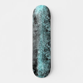 Seltsame faserige Textur in Blau und Schwarz Skateboard