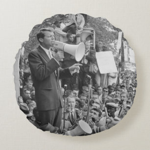 Sen. Robert Kennedy Campaigning für US-Präsident Rundes Kissen