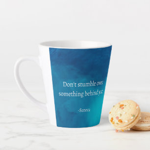 Seneca: Vorwärts fokussieren, nicht auf Vergangenh Milchtasse