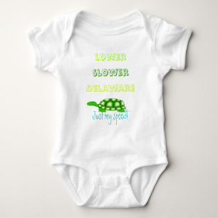 Senken Sie langsameres Delaware Baby Strampler