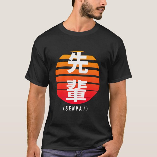 Senpai Kanji Schrift Achtziger Look T-Shirt (Vorderseite)