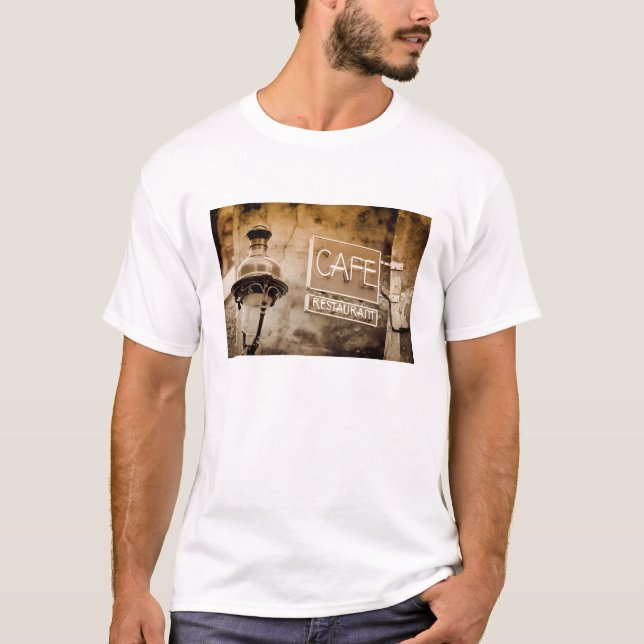 Sepia café sign, Paris, Frankreich T-Shirt (Vorderseite)
