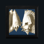 Sepia Conch Seashells Geschenkbox<br><div class="desc">Von diesen Muscheln des Conch hört man das Meer laut und deutlich! Wenn Sie gestresst sind,  stellen Sie sich am warmen Sandstrand vor. Diese Muschel von Conch ist ein großartiges Kunstwerk mit mariniertem Hintergrund,  das das Bild deutlich schärfer macht.</div>