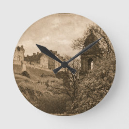 Sepia-Foto vom Edinburgh Castle Runde Wanduhr