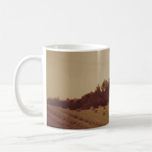 Sepia-Traktor beim Heuballen Kaffeetasse