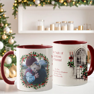 Sepia-Weihnachtsfenster-und-Stechpalmen-Foto-Tasse Tasse
