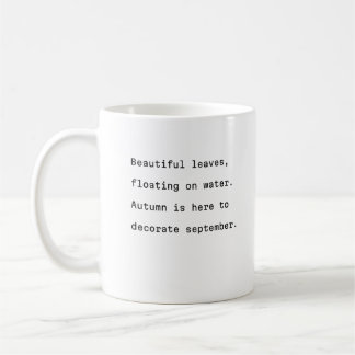 Septembre typographie de tasse de café feuilles po
