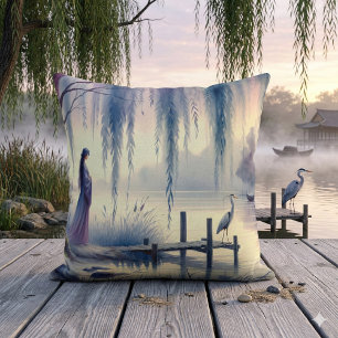 Serene Fantasy Lake mit Willow und Heron Kissen