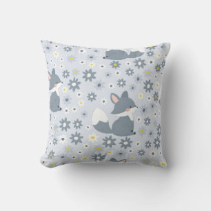 Serene Fox und Daisies Kissen