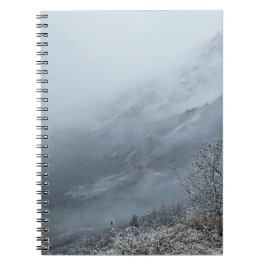 Serene Frosty Winter Alpine Spirituosen Notebook Notizblock