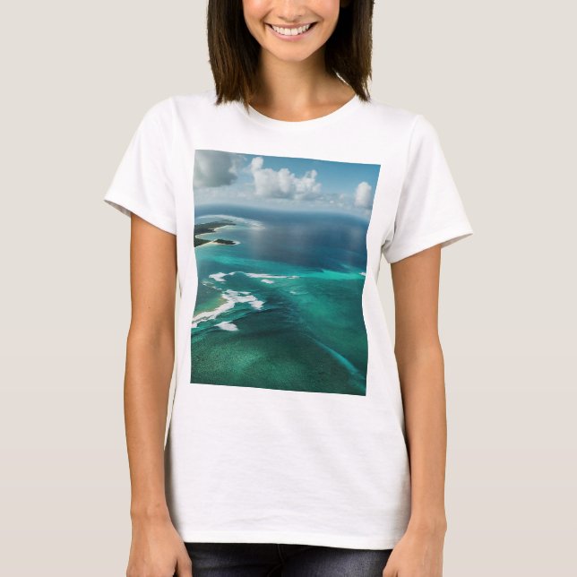 "Serene Ocean Scenery T - Shirt - Nature-Inspirier (Vorderseite)