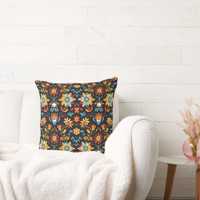 Serene Petal Patterns 20x20 Throw Kissen (Liege)