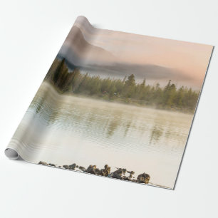 Serene schöner See in den Morgenbergen, Oregon Geschenkpapier