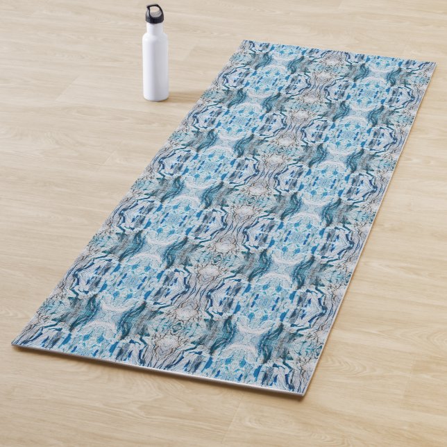 Serene symmetric ice blue abstract pattern yogamatte (Beispiel)