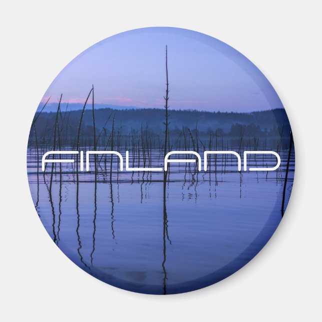 Serene und mistige See nach starkem Regenmagnet Magnet (Vorne)