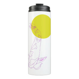 Serene Wirbel: Eine Minimalistische Koi-Reise Thermosbecher