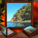 Serene Yelapa 0758 Keepake Box Erinnerungskiste<br><div class="desc">Malerei "Serene Yelapa 0758" Sammlung Halten Sie Ihre Wertsachen in dieser schönen Sake-Box. Hergestellt aus lakiertem Holz, diese Schmuckkiste kommt in Golden Oak, Schwarz, Grün und Mahagoni. Weicher Filz schützt Deine Schmuckstücke und Andenken. Das Design entstand aus meinem Bild "Serene Yelapa 0758", das einen Hang in Yelapa, Jalisco, Mexiko, südlich...</div>