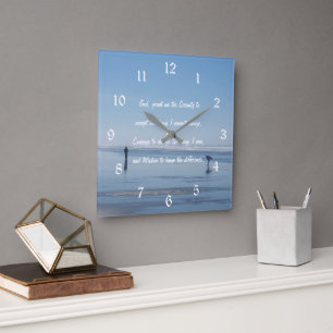 Serenity-Gebet Strandspaziergänger Quadratische Wanduhr