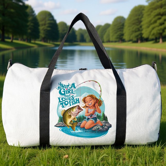 Serenitys Catch: Mädchen fischt auf einem Felsen Duffle Bag (Von Creator hochgeladen)