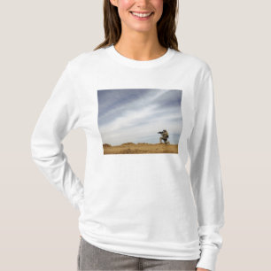 Sergeant stellt Sicherheit zur Verfügung T-Shirt