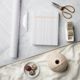 Seriös graue minimalistische vertikale Streifen Geschenkpapier