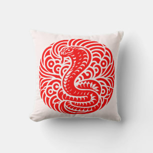 Serpentine Comfort: Kobra-förmiges Kissen für Exot