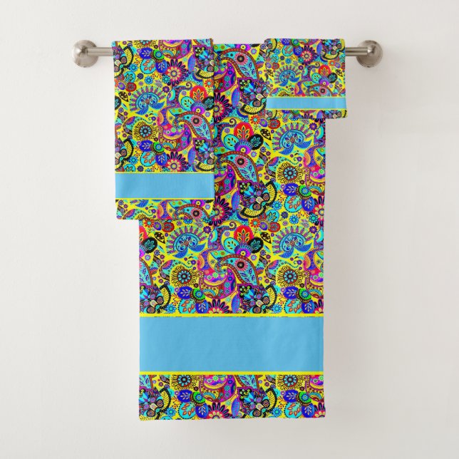 Serviette de bain en cachemire floral clair (En situation)
