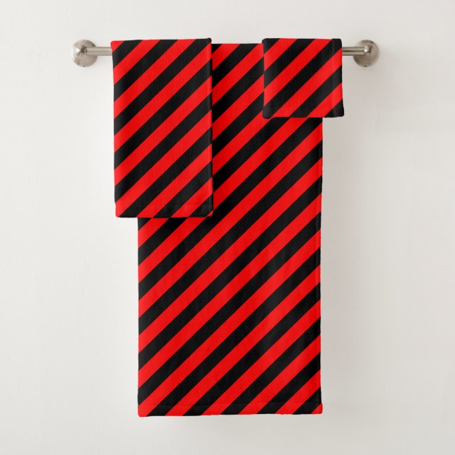 Serviette de bain en diagonale rouge/noir (En situation)