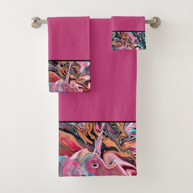 Serviette de bain en marbre rose et vert (En situation)