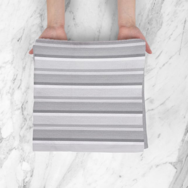 serviette de bain gris blanc rayé (Créateur téléchargé)