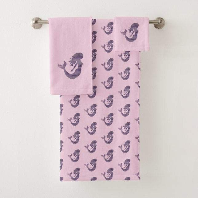 Serviette de bain mauve Peinture de sirène (En situation)