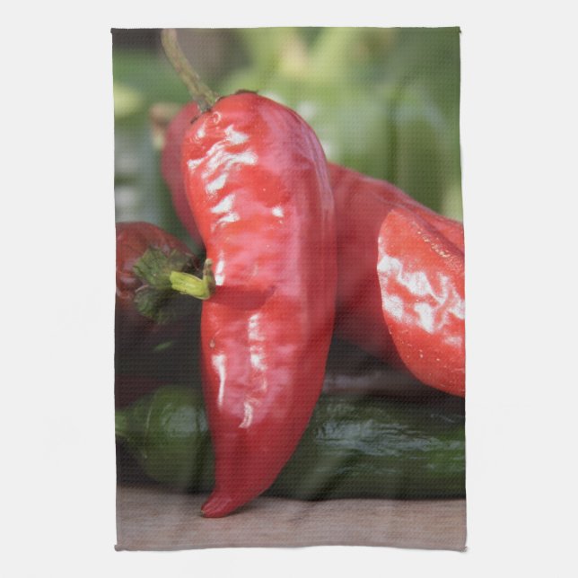 Serviette de cuisine d'un rouge ardent de poivre (Vertical)