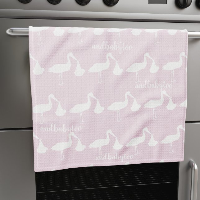 Serviette de cuisine rose Motif Stork (Baby Shower Stork Pattern Pink Kitchen Towel  with space for your name)